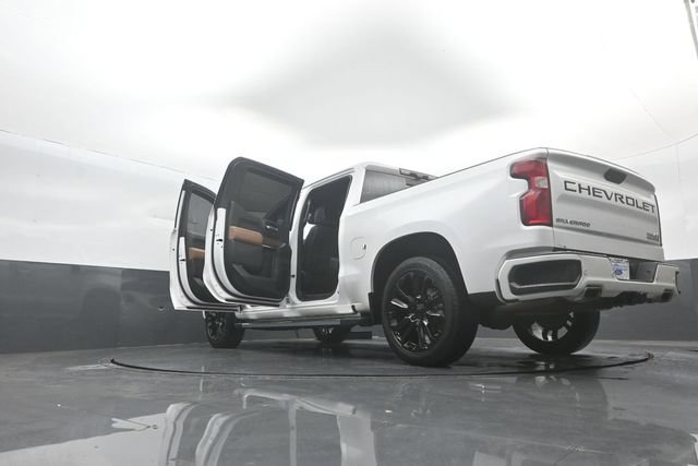 Used 2020 Chevrolet Silverado 1500 High Country w/ Technology Package AWD/4WD image 48