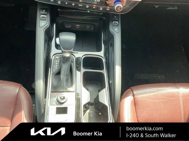 Used 2023 Kia Telluride EX w/ EX Captain's Chair Package image 25