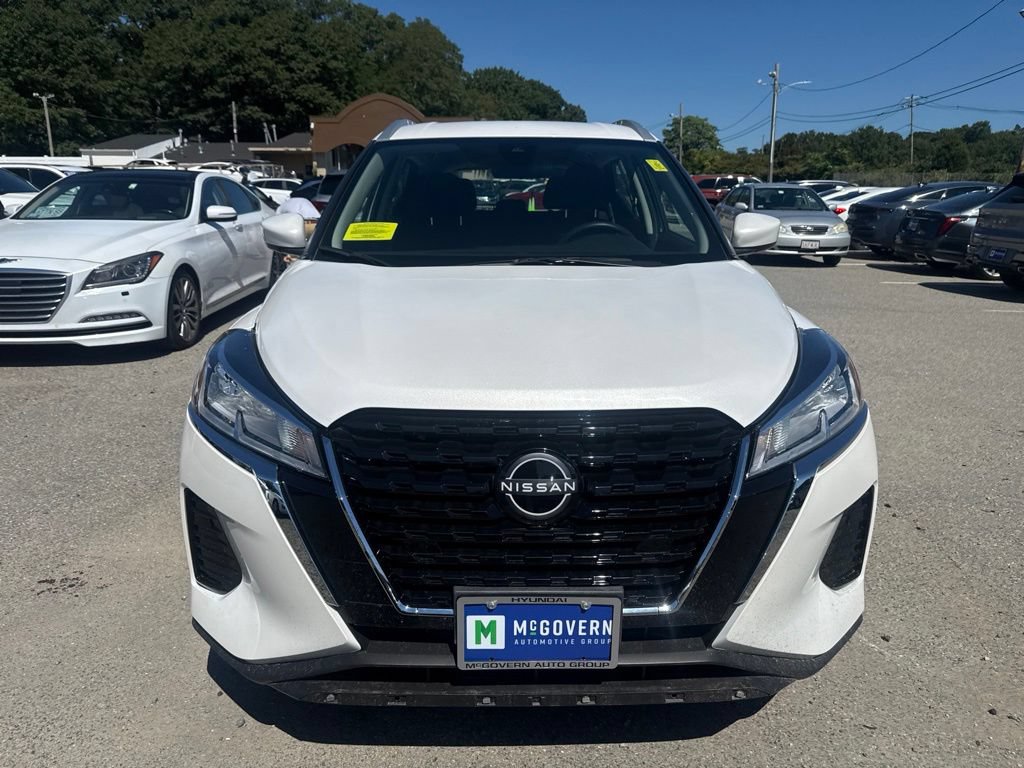 Used 2024 Nissan Kicks SV FWD image 3