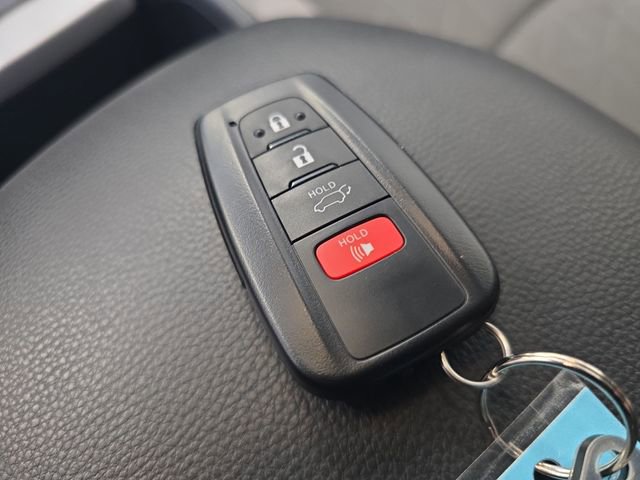 Used 2025 Toyota RAV4 XLE image 29