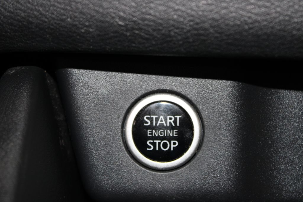 Used 2023 Nissan Rogue SV AWD/4WD image 45