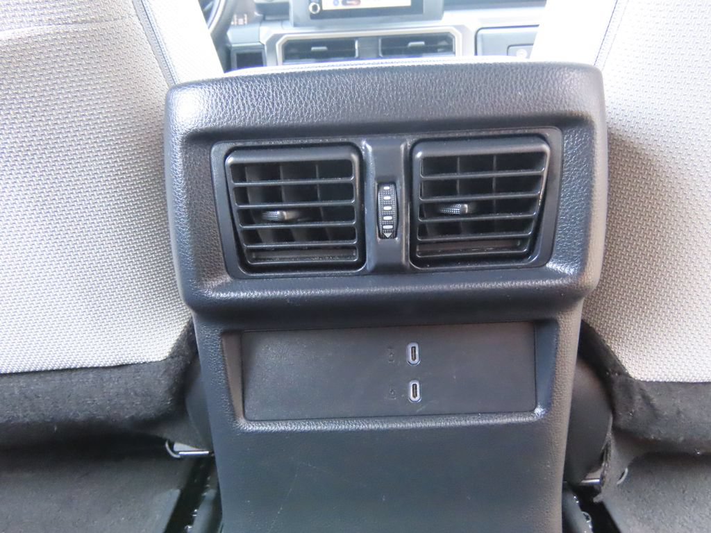 Used 2025 Toyota 4Runner SR5 AWD/4WD image 33