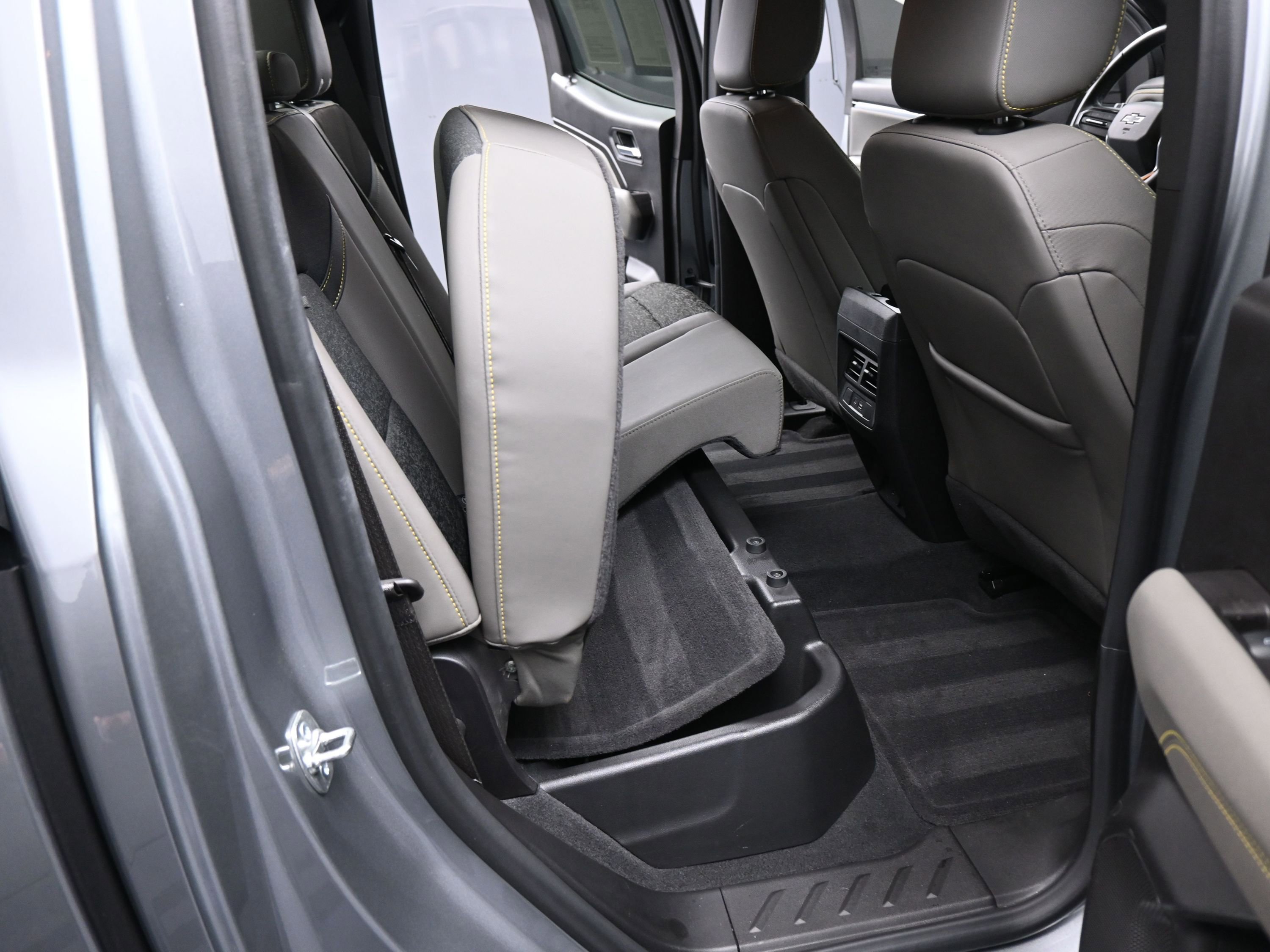 Used 2024 Chevrolet Colorado ZR2 w/ Technology Package image 18