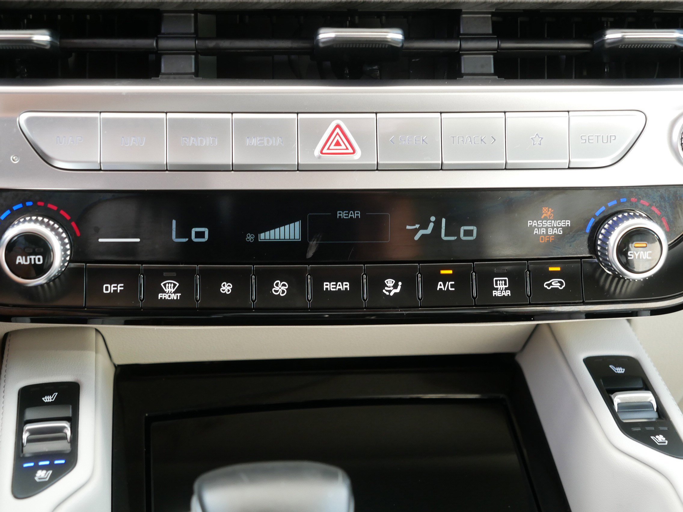 Certified 2024 Kia Telluride EX w/ EX Captain's Chair Package AWD/4WD image 23