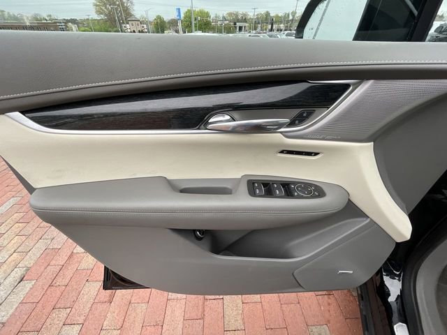 Used 2021 Cadillac XT6 Premium Luxury image 10