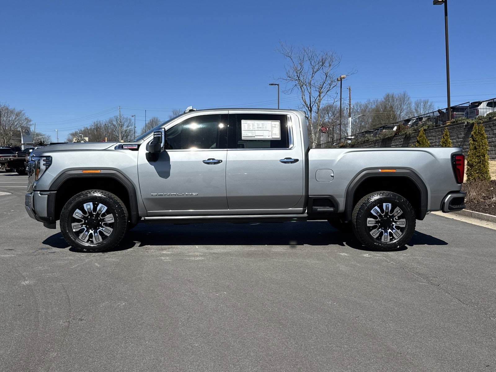 New 2025 GMC Sierra 2500 Denali w/ Denali Reserve Package image 7
