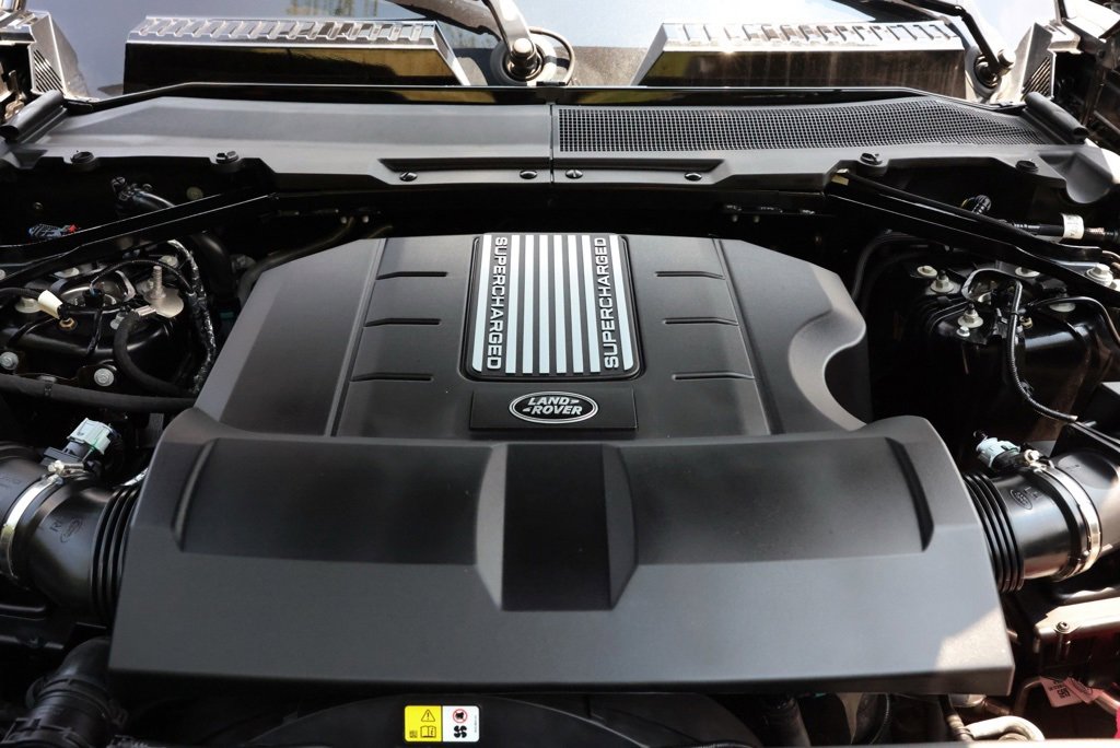 Used 2024 Land Rover Defender 130 V8 image 15