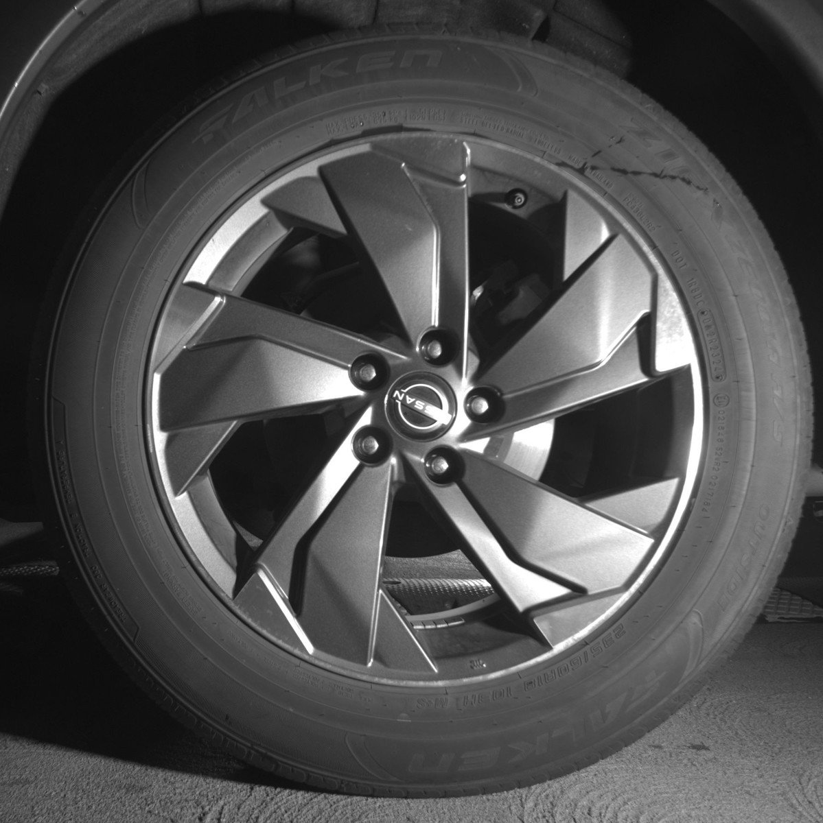 Used 2025 Nissan Rogue SV FWD image 14