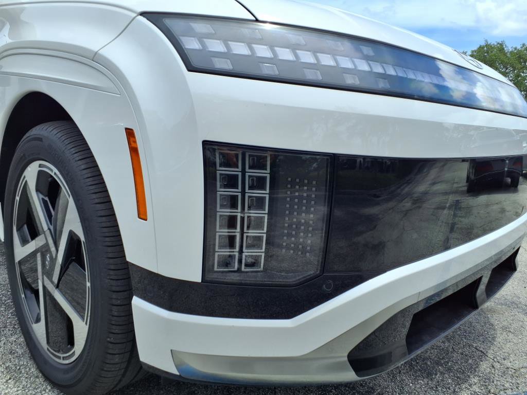 New 2026 Hyundai Ioniq 9 Calligraphy image 9