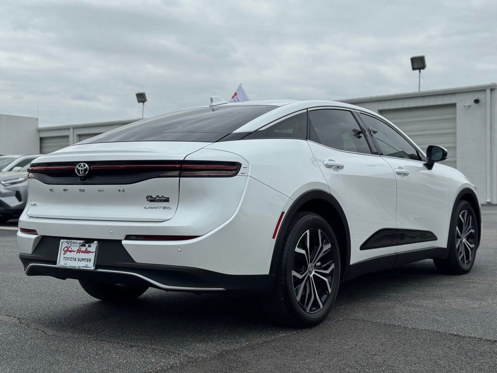 Used 2023 Toyota Crown Limited image 11