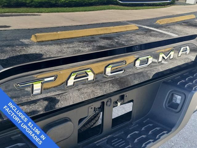 Used 2022 Toyota Tacoma SR w/ SR Convenience Package RWD image 11