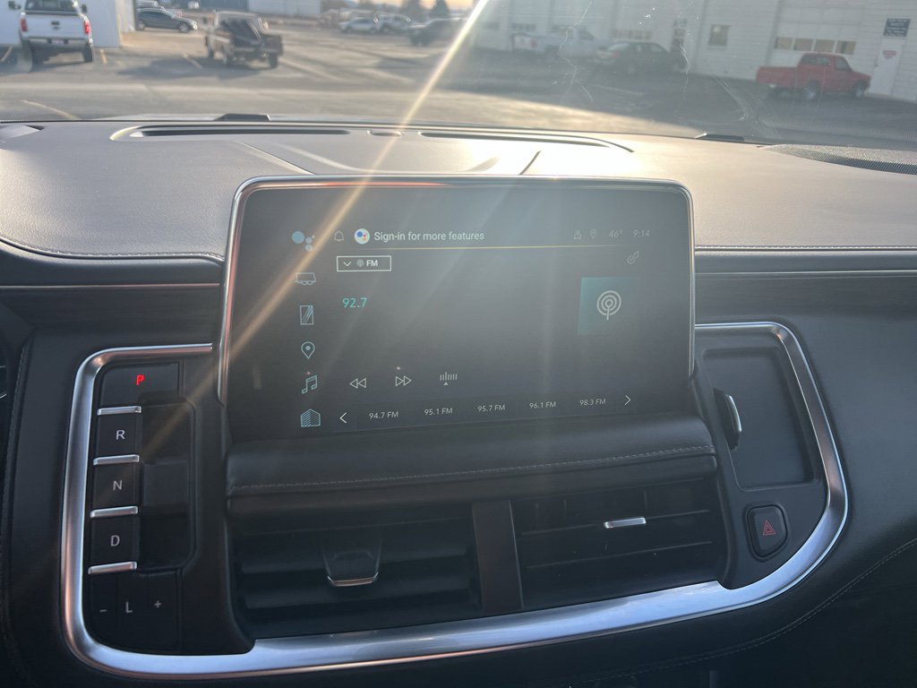 Used 2022 Chevrolet Suburban Z71 w/ Luxury Package image 16