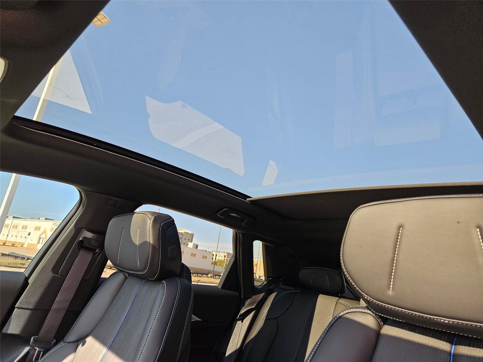 New 2026 Cadillac Lyriq Sport w/ LPO, Floor Liner Package AWD/4WD image 9