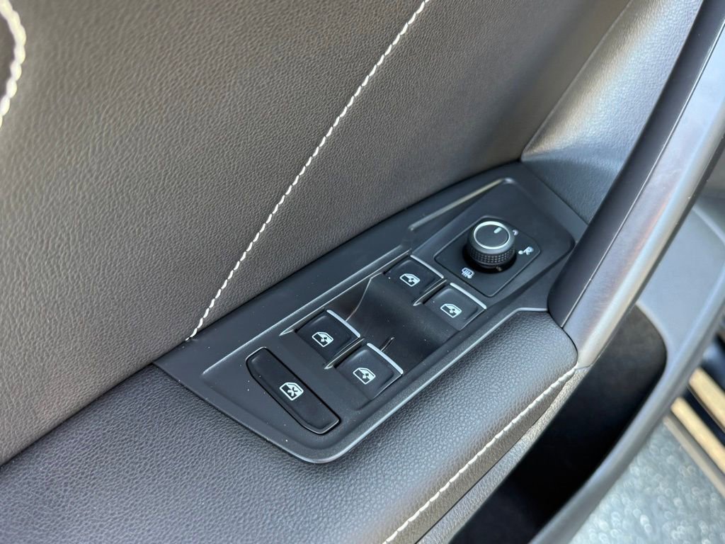 Used 2023 Volkswagen Tiguan SE image 13