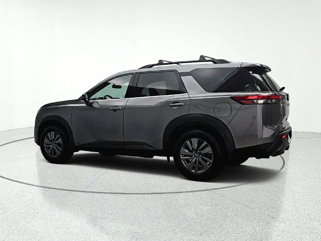 Used 2022 Nissan Pathfinder SV w/ SV Premium Package AWD/4WD image 4