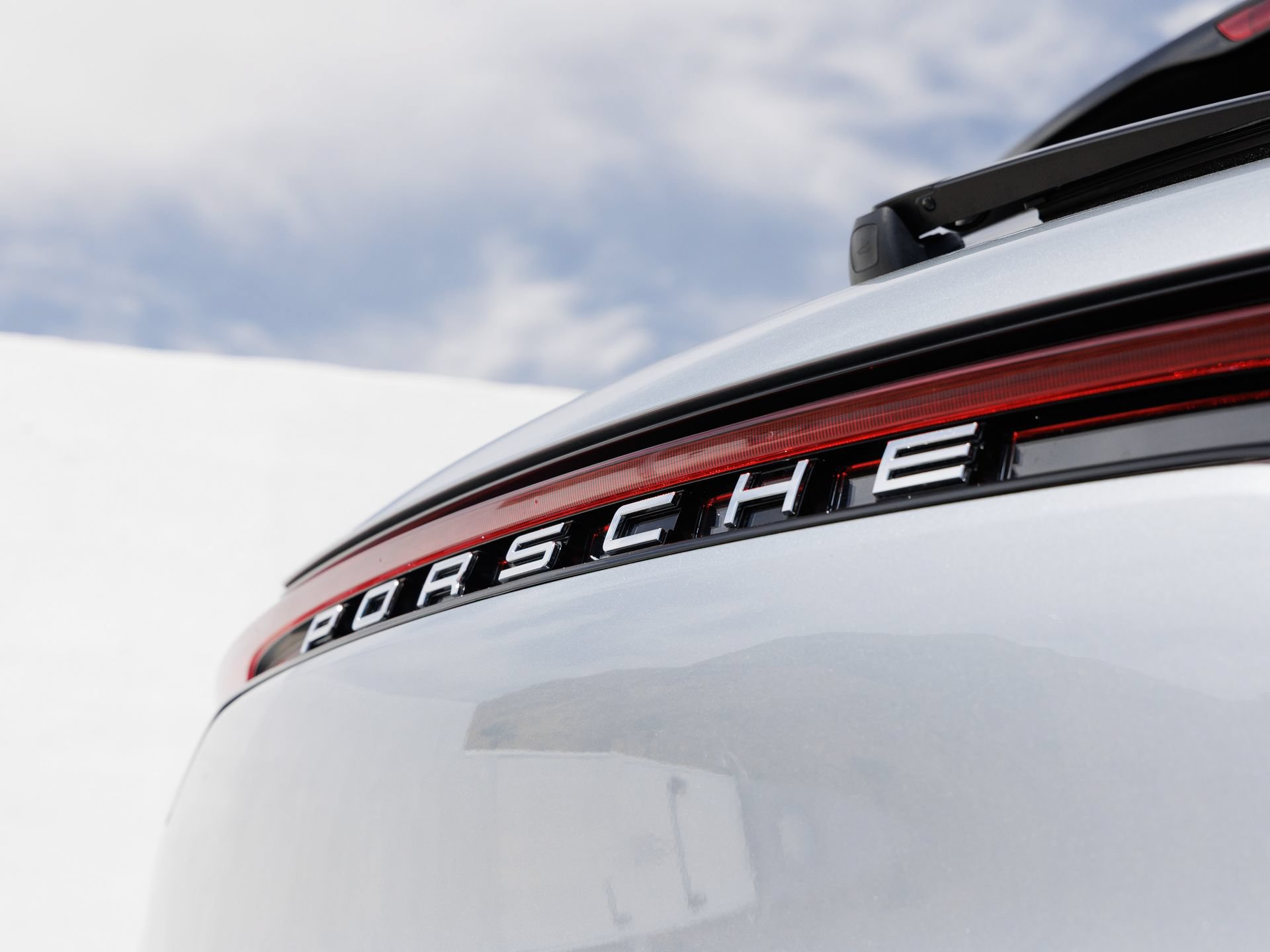 Certified 2026 Porsche Macan AWD/4WD image 12