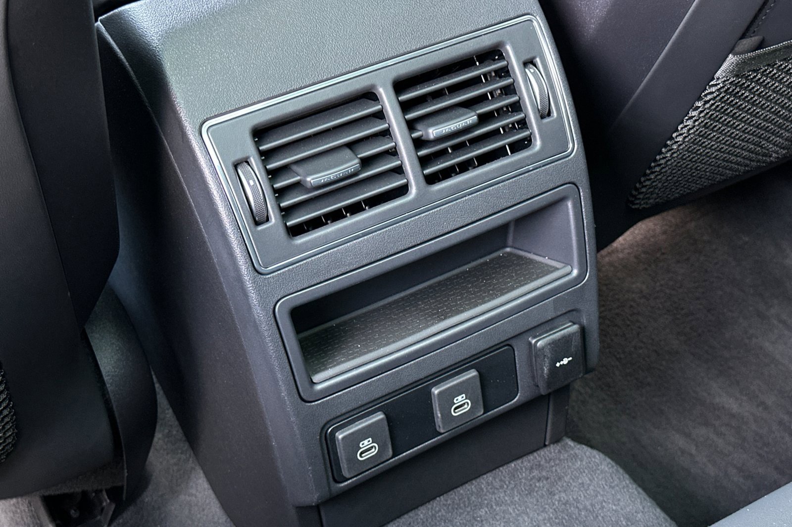 Used 2025 Jaguar F-PACE R-Dynamic S image 13