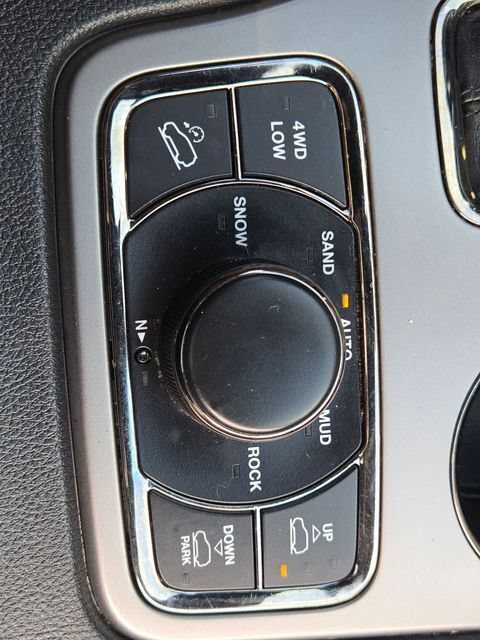Certified 2020 Jeep Grand Cherokee High Altitude AWD/4WD image 35