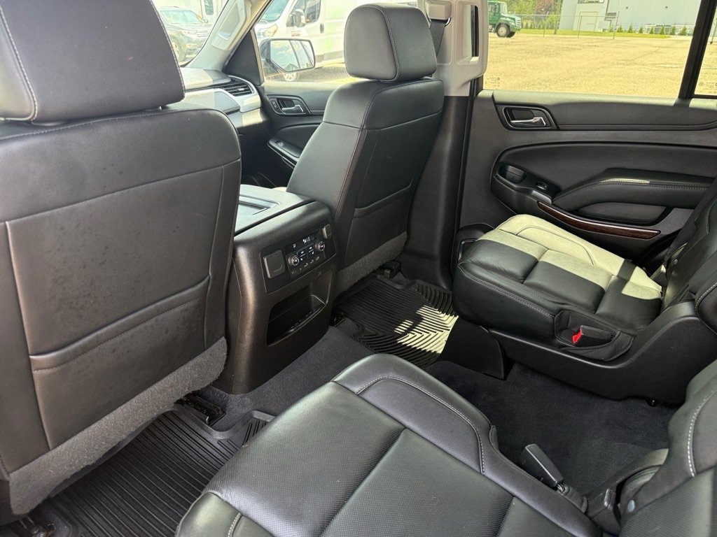 Used 2019 GMC Yukon SLT w/ Graphite Performance Edition AWD/4WD image 13
