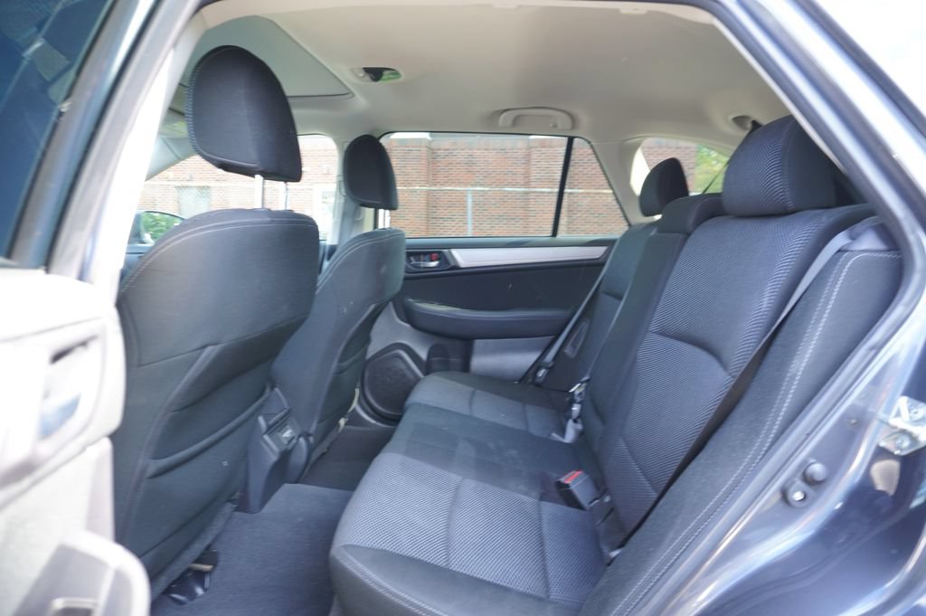 Used 2018 Subaru Outback 2.5i Premium AWD/4WD image 4