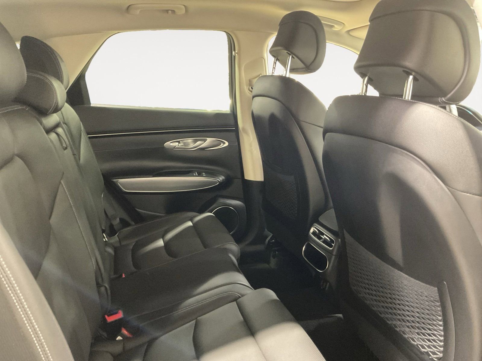 Used 2023 Genesis GV70 2.5T Select w/ Select Package image 12