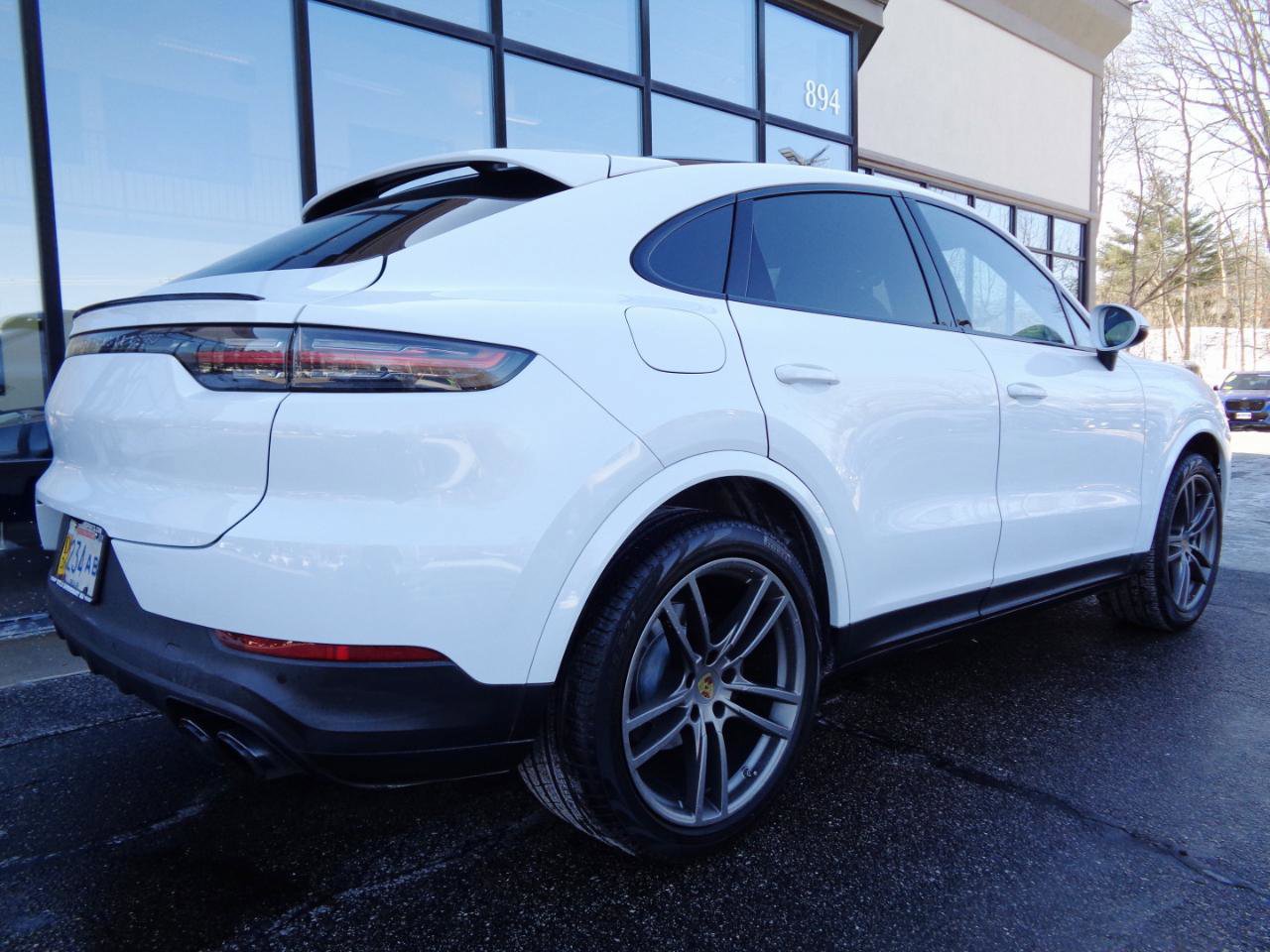 Used 2020 Porsche Cayenne Coupe AWD image 5