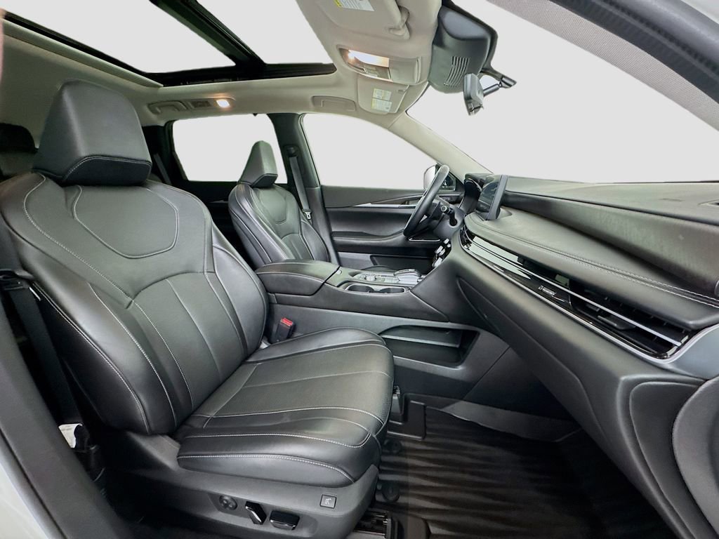 Used 2022 INFINITI QX60 Sensory image 30