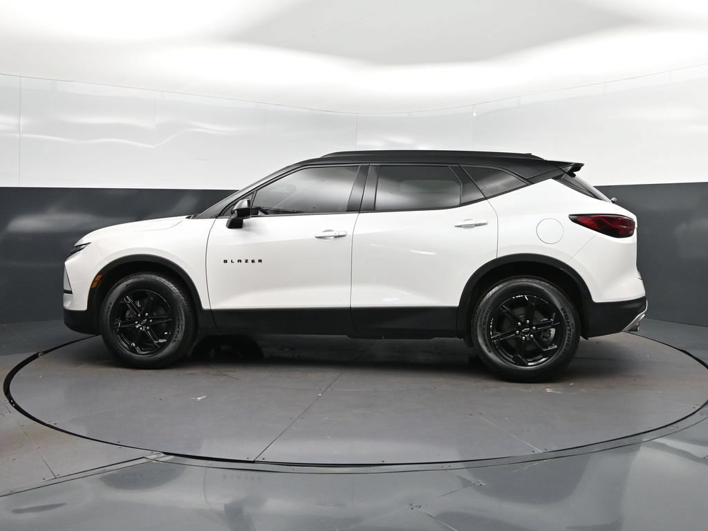 Used 2023 Chevrolet Blazer LT w/ Midnight/Sport Edition FWD image 4