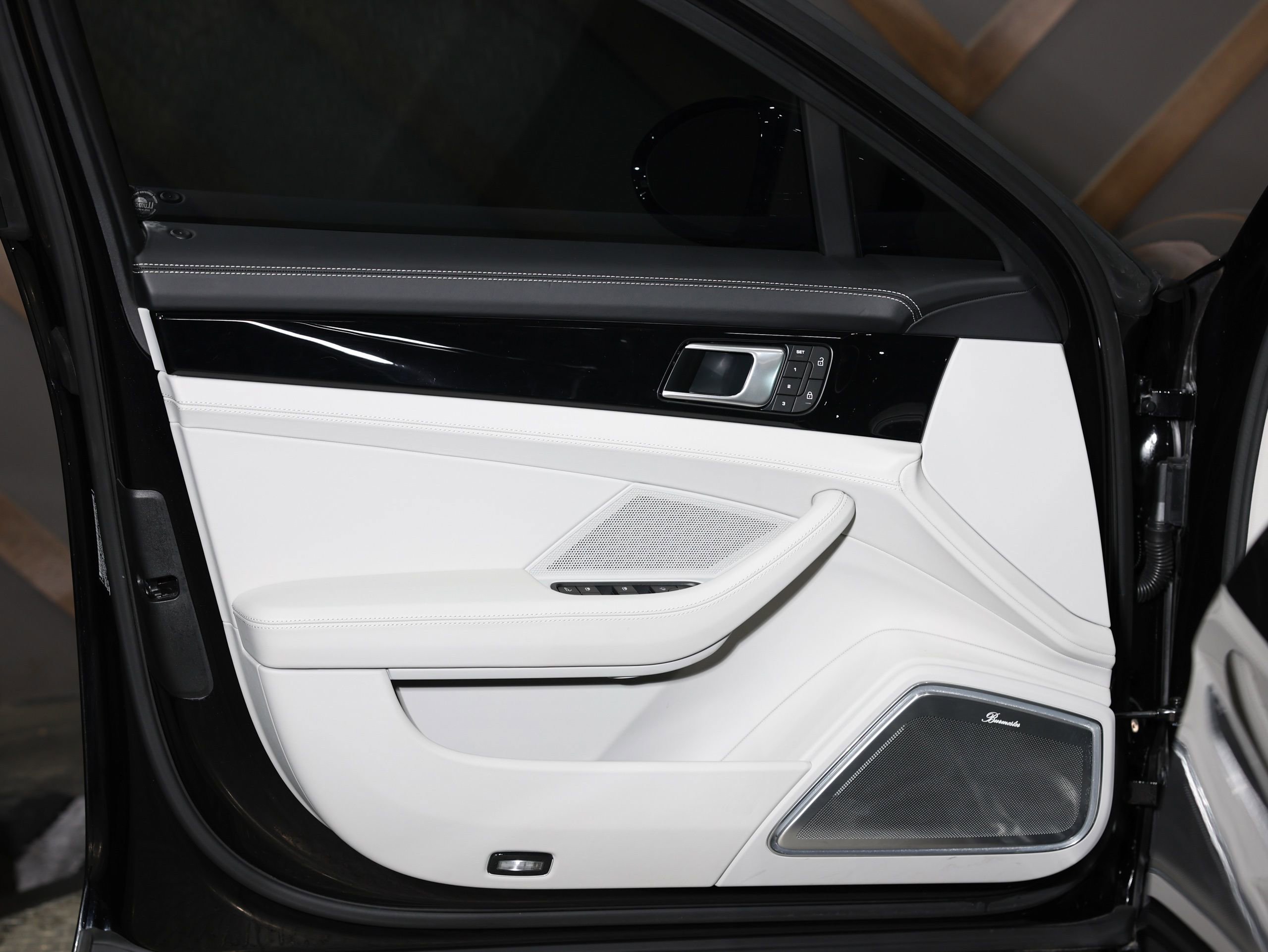 Used 2023 Porsche Panamera Turbo S image 31