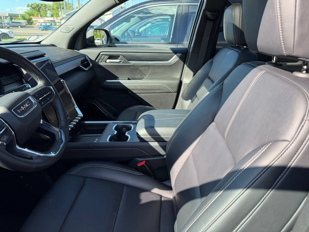 Certified 2024 GMC Acadia Elevation w/ Luxury Package AWD/4WD image 18