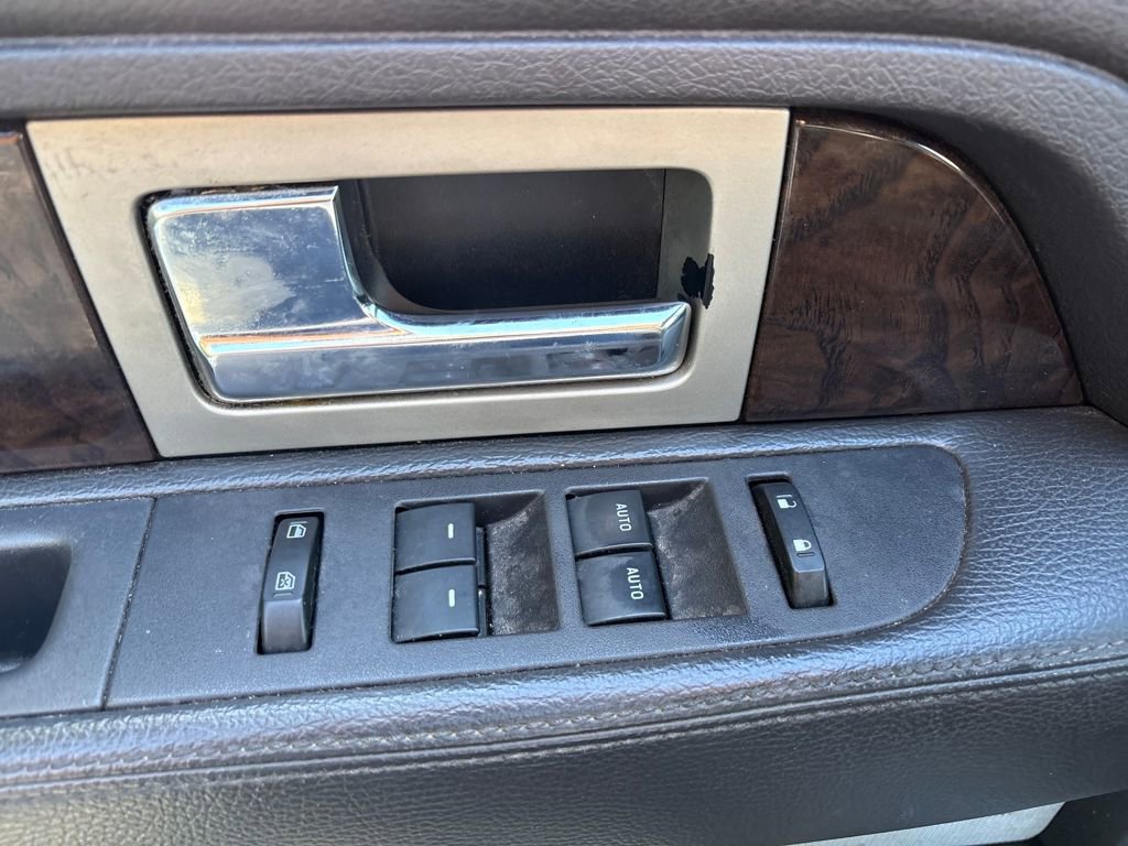 Used 2014 Ford F150 Platinum image 17