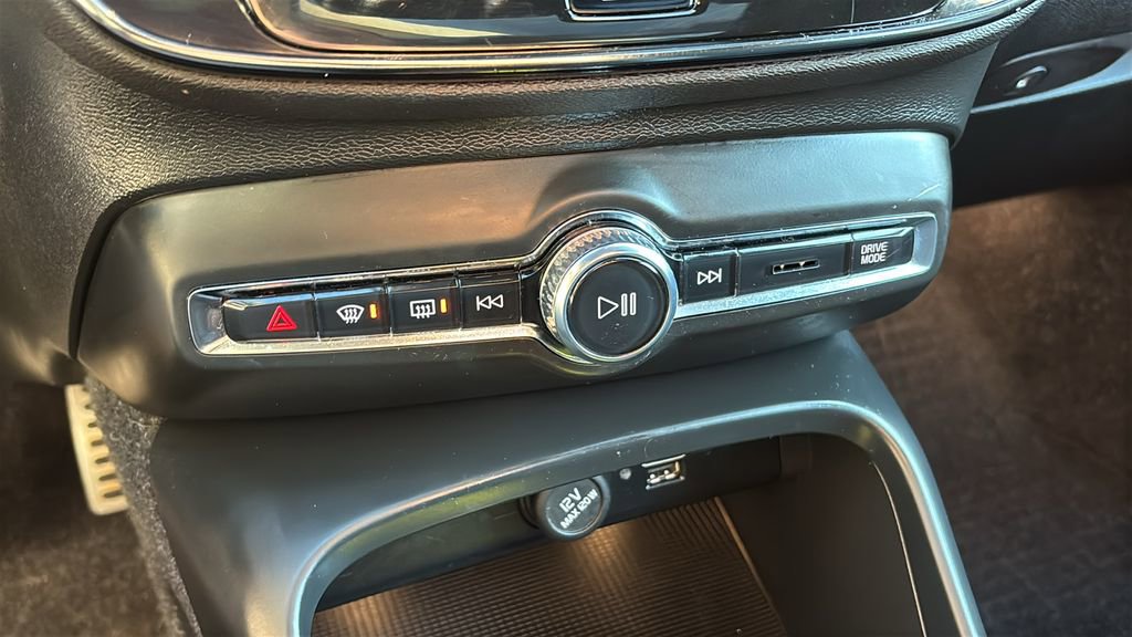 Used 2021 Volvo XC40 T5 R-Design w/ Climate Package image 20