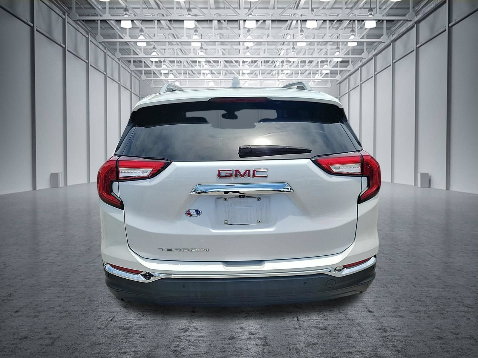 Used 2023 GMC Terrain SLT w/ LPO, Floor Liner Package FWD image 16