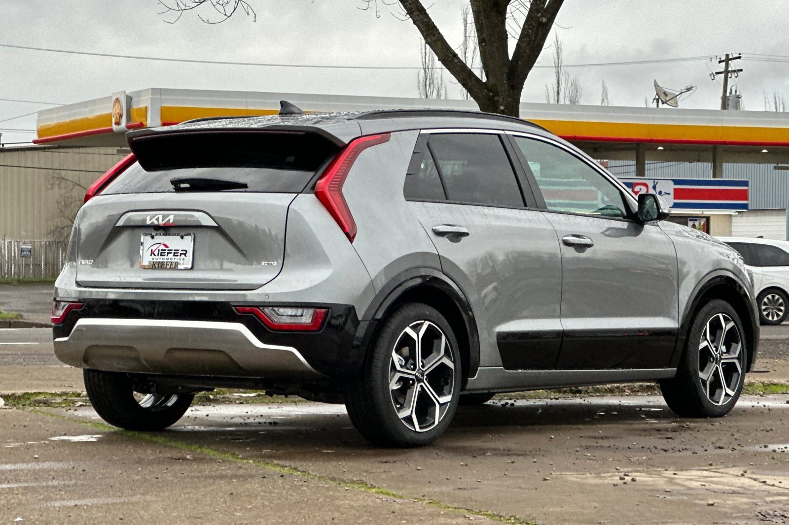 New 2025 Kia Niro SX Touring image 3