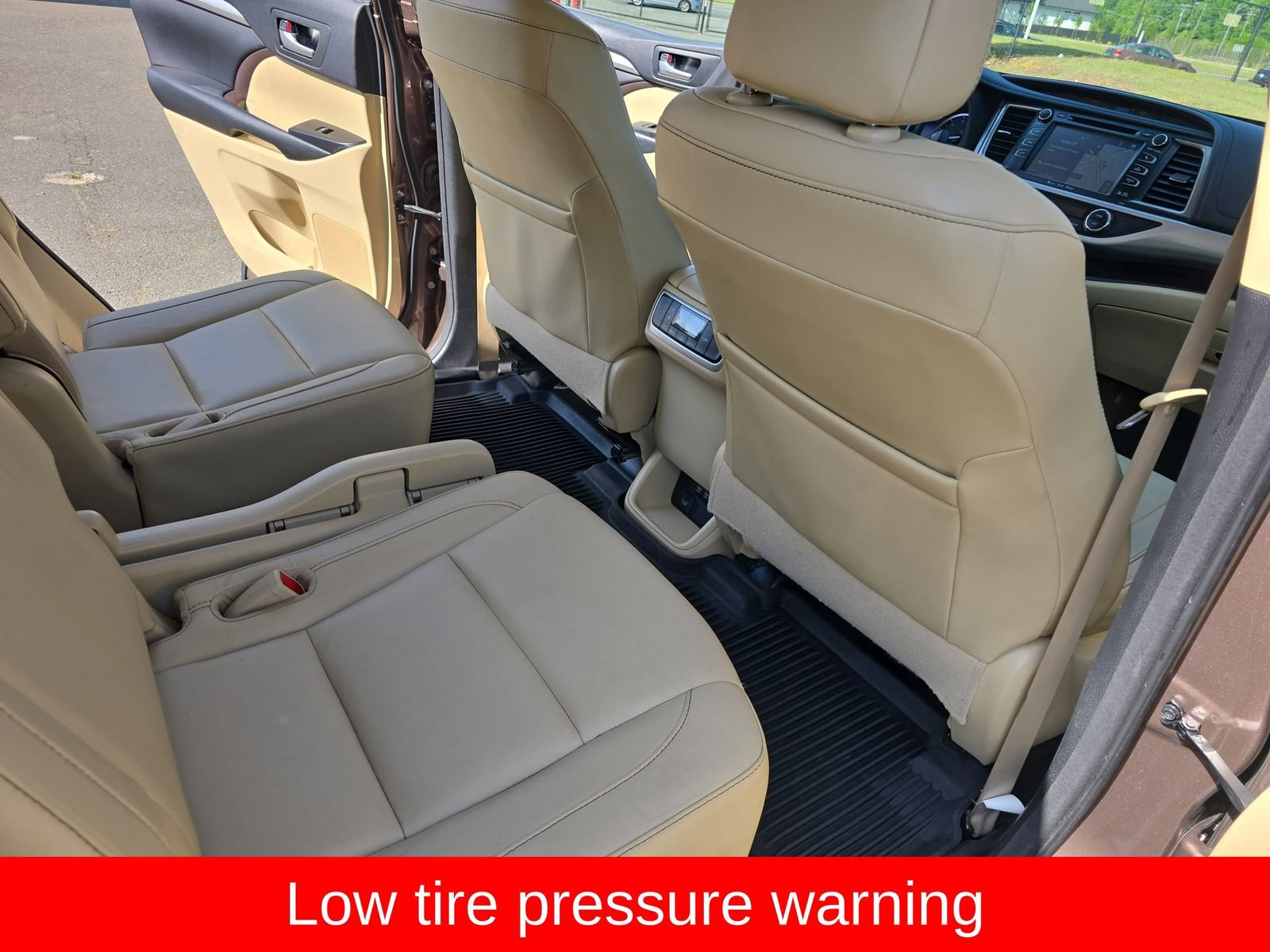 Used 2017 Toyota Highlander XLE image 16