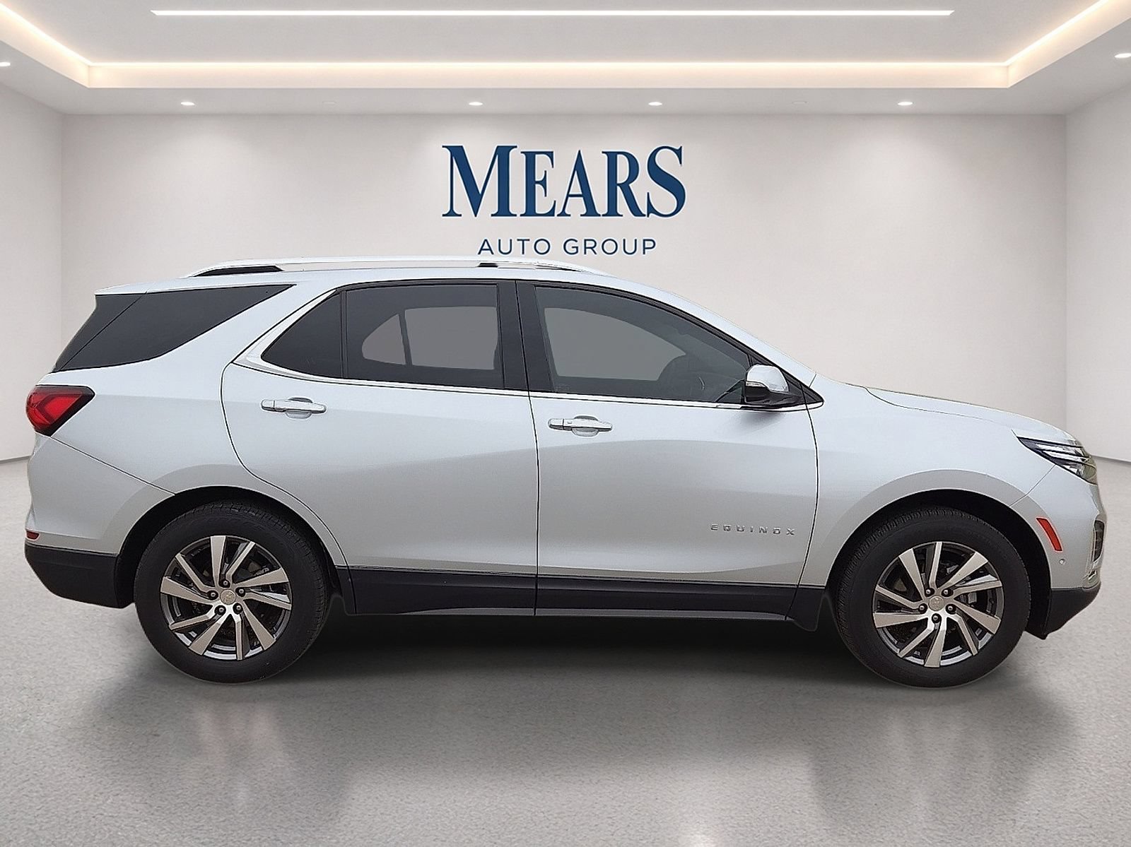 Used 2022 Chevrolet Equinox Premier AWD/4WD image 6