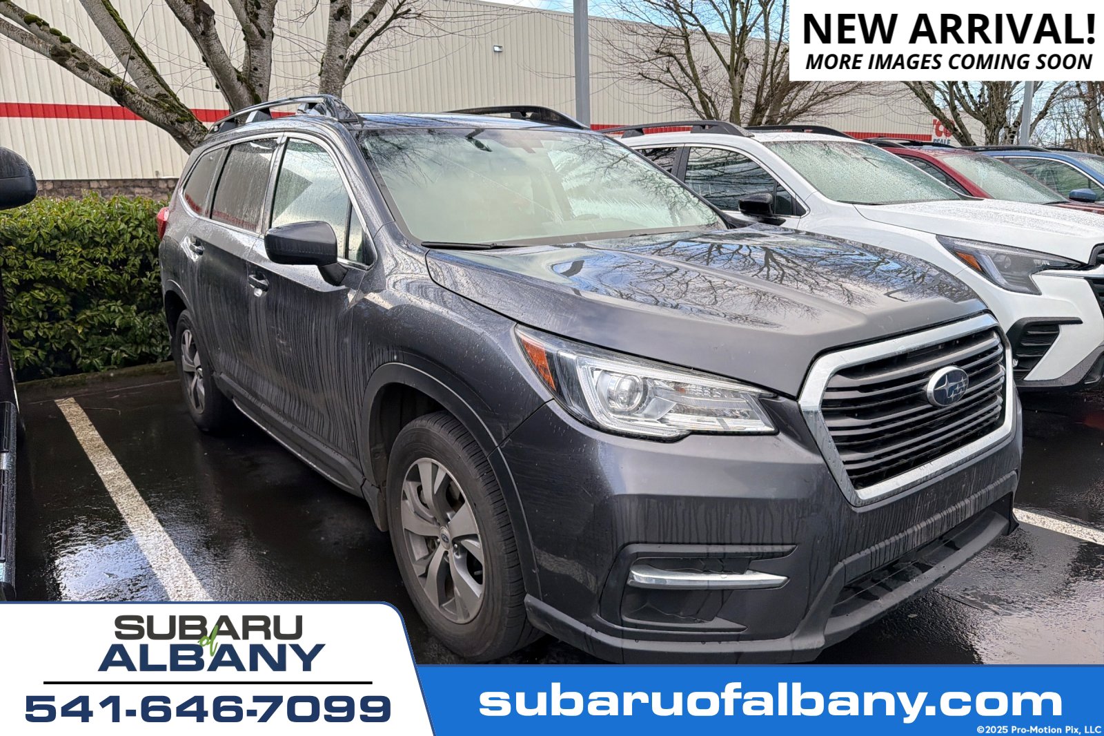 Used 2022 Subaru Ascent Premium w/ Convenience Package image 1