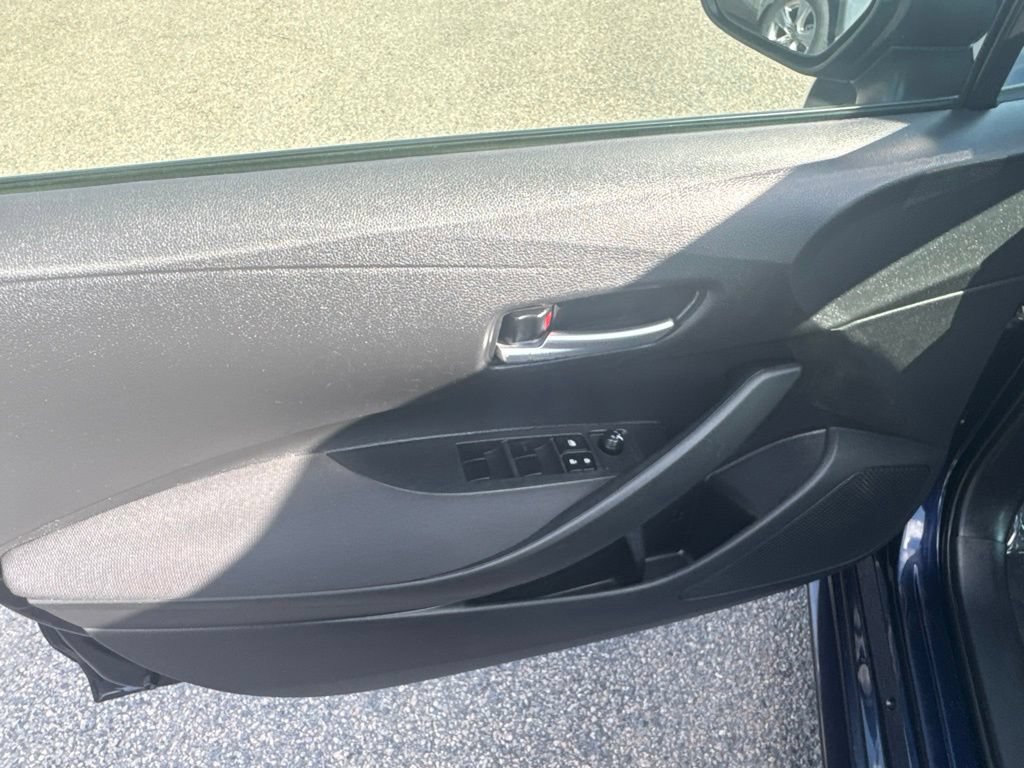 Used 2021 Toyota Corolla LE FWD image 21