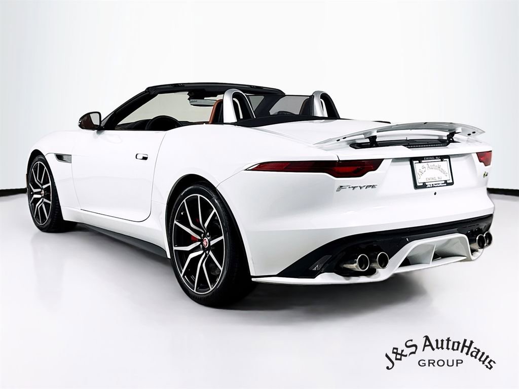 Used 2022 Jaguar F-TYPE R image 5