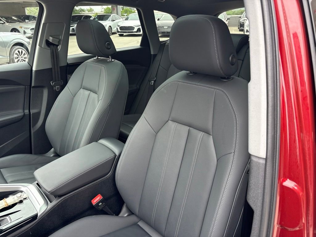 Used 2025 Audi Q5 Premium Plus w/ Premium Plus AWD/4WD image 13