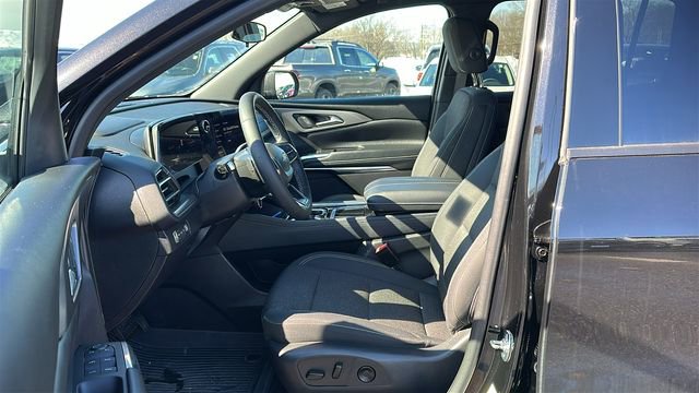 Used 2024 Chevrolet Traverse LT image 9