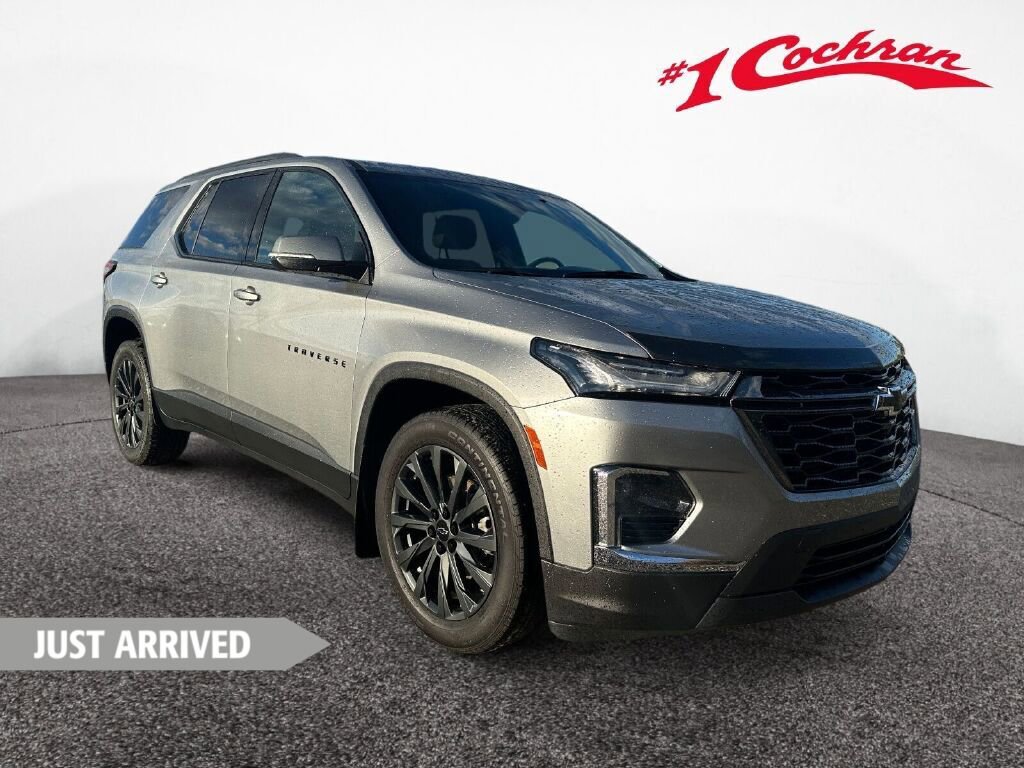 Used 2023 Chevrolet Traverse RS