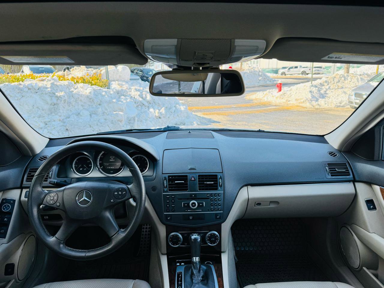 Used 2011 Mercedes-Benz C 300 Luxury image 16