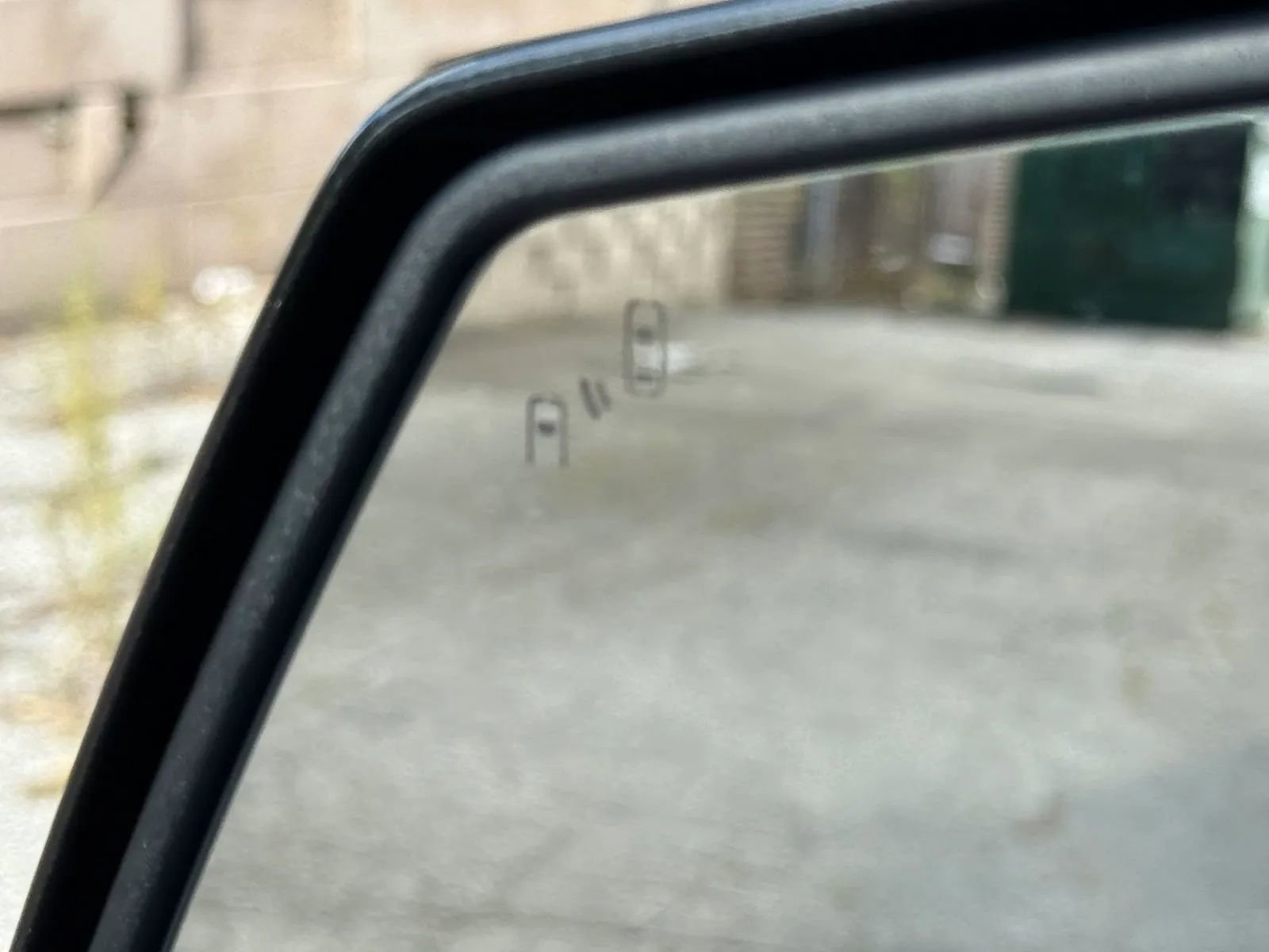 Used 2015 GMC Acadia SLT image 35