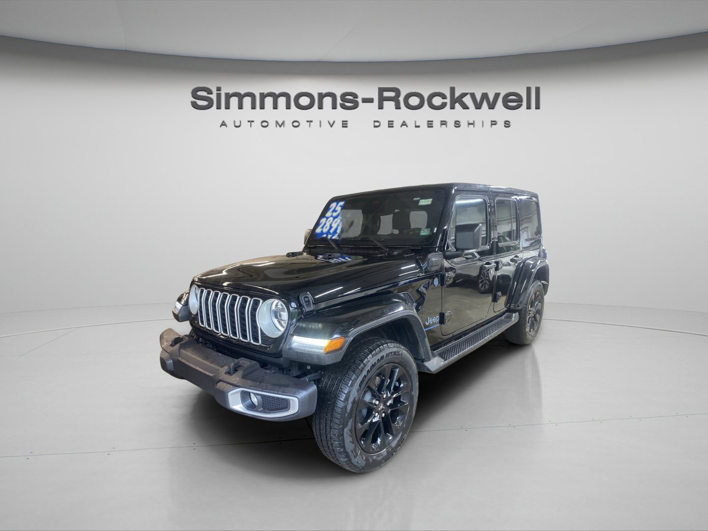 Used 2025 Jeep Wrangler Unlimited Sahara AWD/4WD image 1