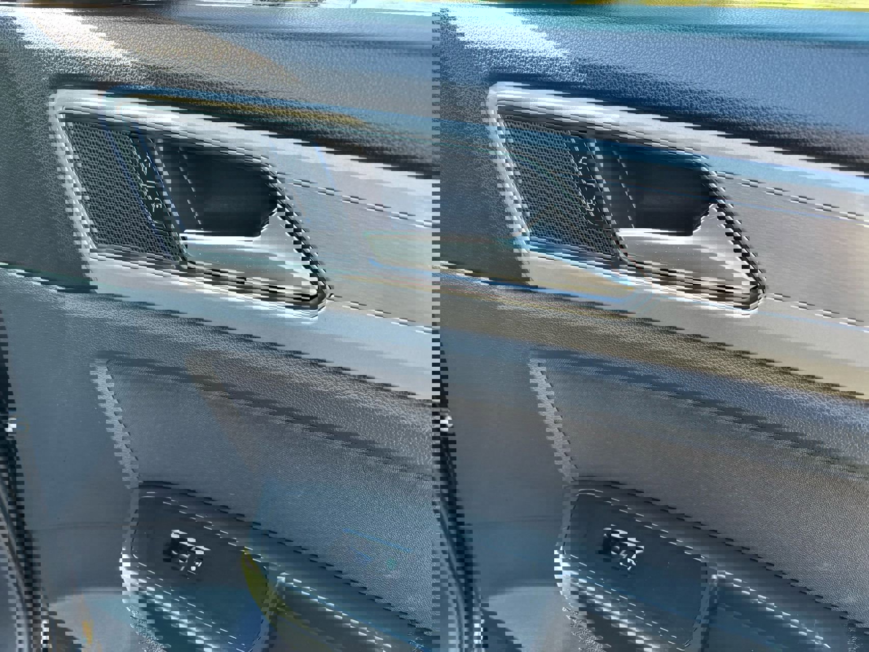 Used 2018 Volkswagen Atlas Launch Edition image 17