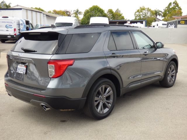 Used 2024 Ford Explorer XLT w/ Equipment Group 202A RWD image 3