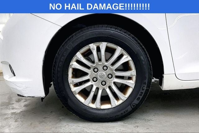 Used 2012 Toyota Sienna XLE w/ Entertainment Pkg FWD image 10