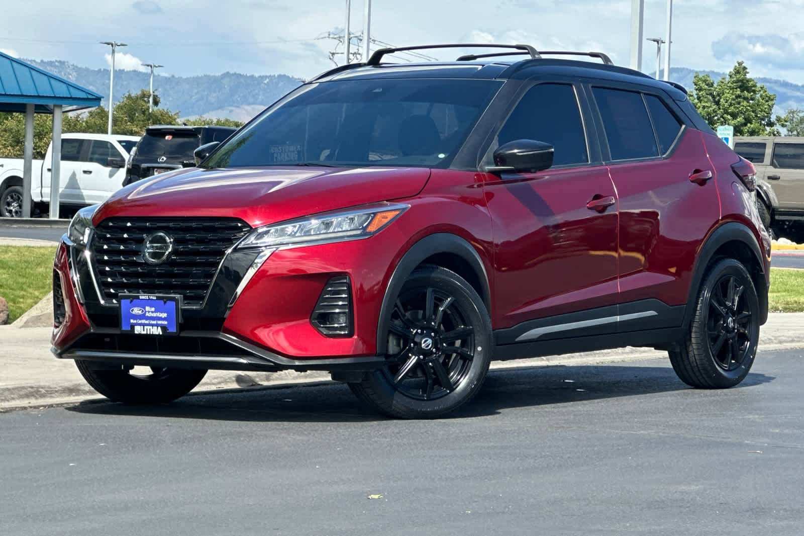 Used 2021 Nissan Kicks SR w/ Exterior Package FWD image 1