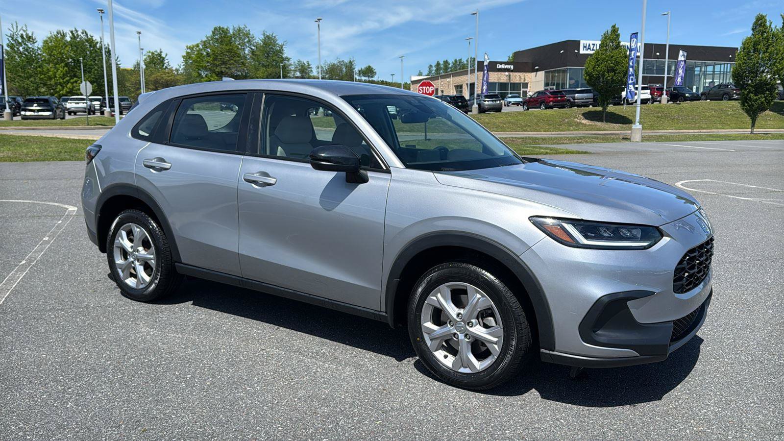 Used 2023 Honda HR-V LX image 2
